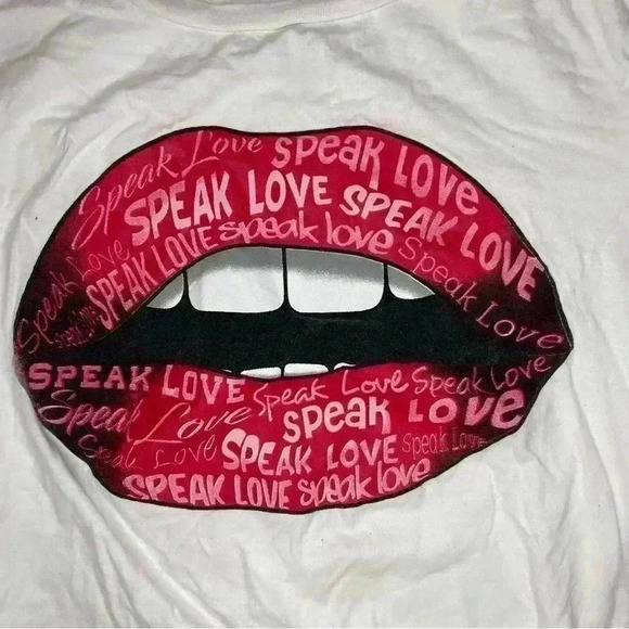 Speak Love Kiss White T-Shirt - Picture 3 of 6
